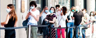 Masks Lower Wearers&rsquo; Exposure to Viruses, Experts Propose