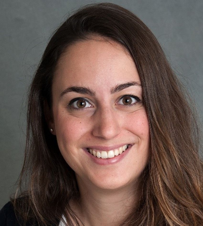 Julia Tenhaef, PhD Julia Tenhaef, PhD