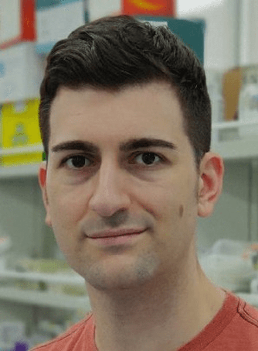 Alvaro Castells-Garcia, wearing a red shirt, poses in the laboratory. Alvaro Castells-Garcia, wearing a red shirt, poses in the laboratory.