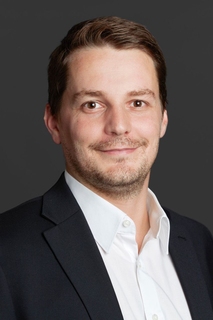 Andreas Güntner, a mechanical engineer at ETH Zurich, wearing a white shirt and black blazer. Andreas Güntner, a mechanical engineer at ETH Zurich, wearing a white shirt and black blazer.