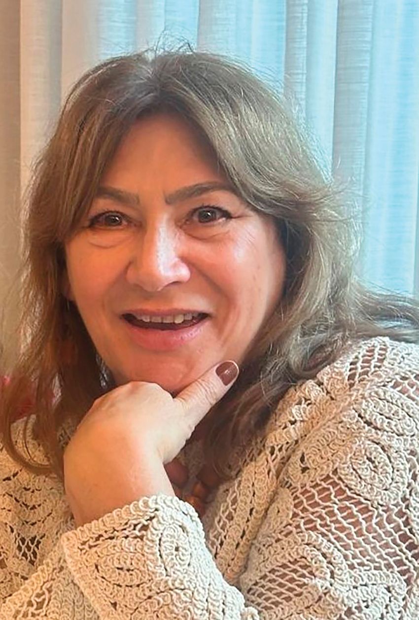 Immunofluorescence image showing green and blue-colored dental pulp stem cells.