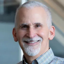 A headshot photo of Daniel Schwartz.