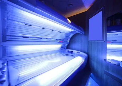 Image of the interior of a tanning bed.