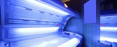Image of the interior of a tanning bed.