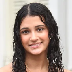 Leela Laroia smiles in a headshot photo.